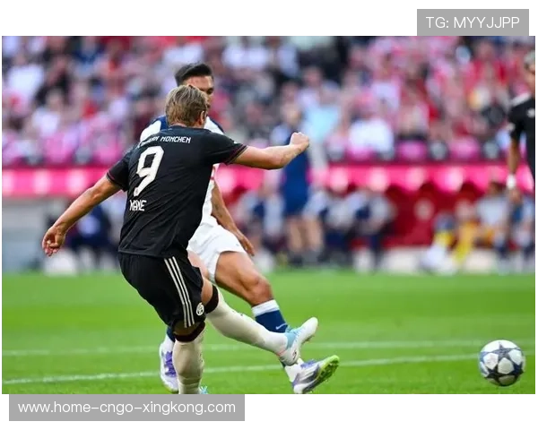 拜仁通过防线前顶迅速夺回球权：高压策略下的控场艺术